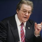 Corneliu Vadim Tudor internat de urgenta la spital